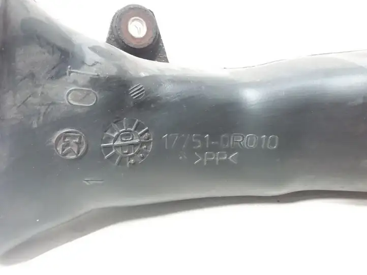 Toyota Avensis T250 (2003 - 2006) 177510R010 Детали воздухозаборника — фото 3