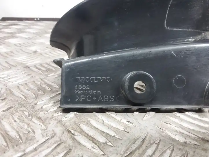 Volvo XC70 (2000 - 2004) Отделка порога багажника — фото 3