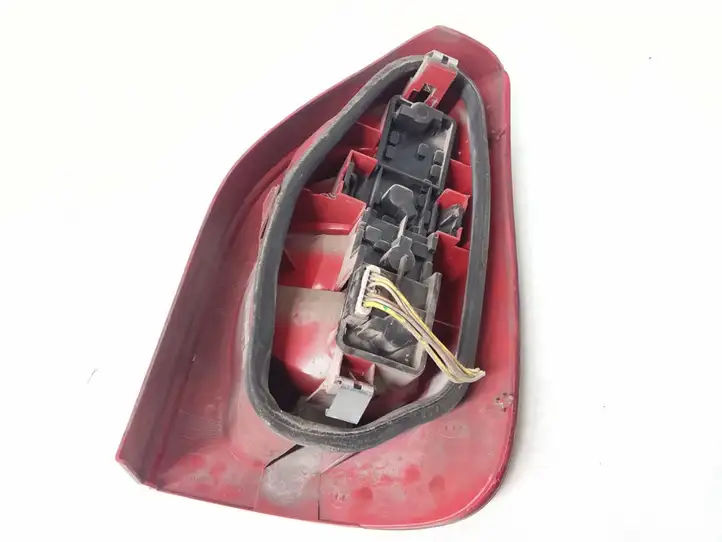 Citroen Xsara Picasso (1999 - 2012) 9631564080 Задний фонарь в кузове — фото 2