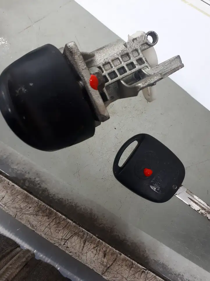 Toyota Yaris (2005 - 2009) 02426C25M1 Замок зажигания — фото 10
