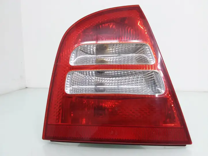 Skoda Octavia Mk1 (1U) (1996 - 2004) 1U6945095 Задний фонарь в кузове — фото 1