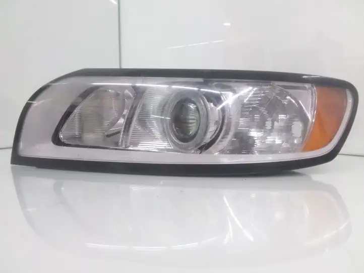 Volvo V50 (2004 - 2008) 31299583 Передняя фара — фото 1