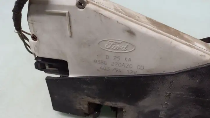 Ford Galaxy (2000 - 2006)  93BG220A20DD Замок передней двери