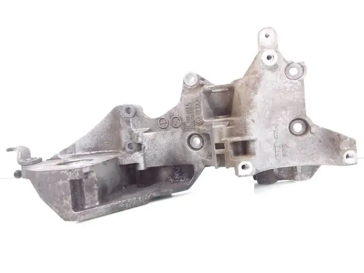 Volkswagen PASSAT B7 (2011 - 2014) 03L903143K Кронштейн генератора — фото 1