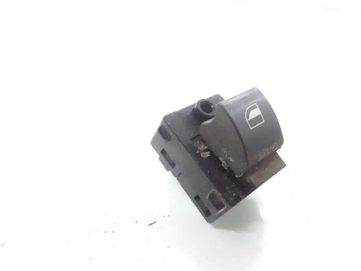 BMW 7 E65 E66 (2001 - 2008) 8379597 Кнопка стеклоподъемников — фото 1