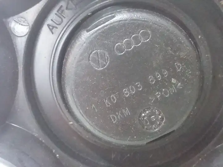 Skoda Octavia Mk2 (1Z) (2004 - 2013) 1K0803899D Болт крепления запасного колеса — фото 4