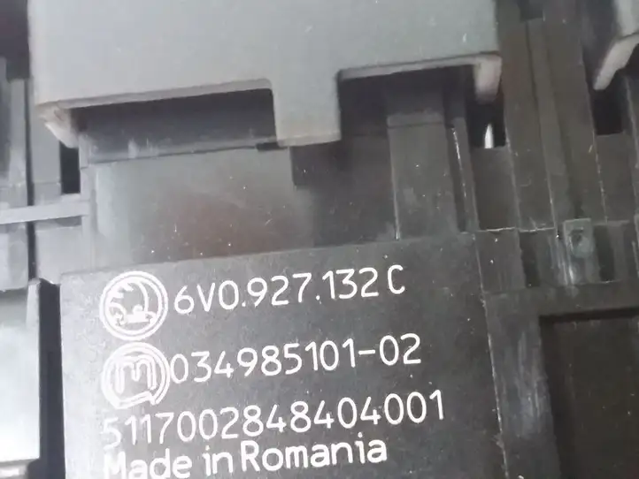 Skoda Fabia Mk3 (NJ) (2015 - 2021) 6V0927132C Включатель аварийных фонарей — фото 3