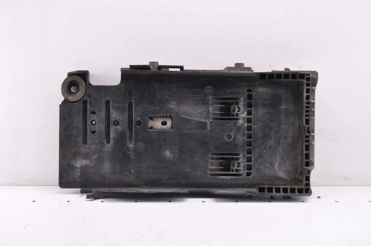 6G9110723A Ford Mondeo MK IV Akumuliatoriaus dėžė