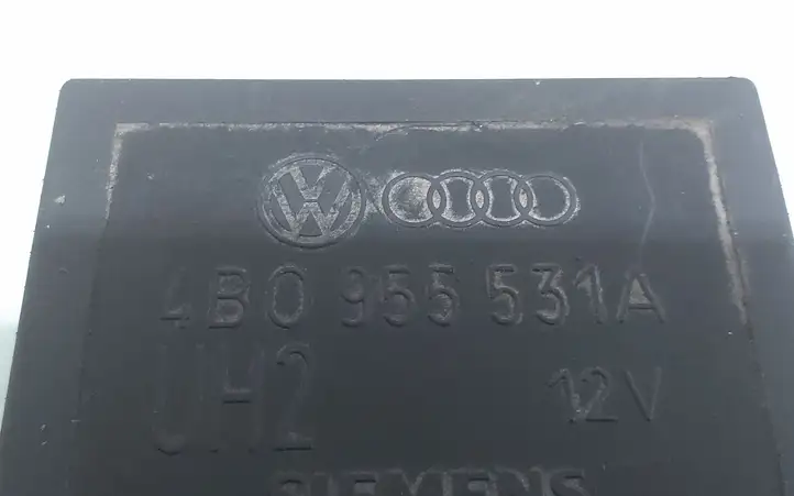 Skoda Octavia Mk1 (1U) (1996 - 2004) 4B0955531A Реле стеклоочистителей — фото 3