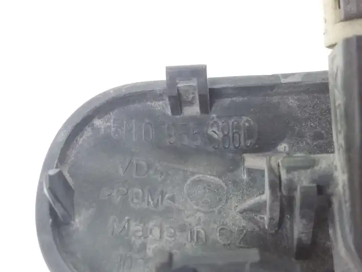 Volkswagen PASSAT B6 (2005 - 2010) 5M0955986C Форсунка омывателя лобового стекла — фото 3
