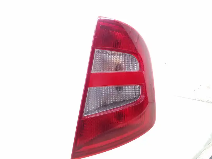 Skoda Fabia Mk1 (6Y) (1999 - 2007) 6Y6945096 Задний фонарь в кузове — фото 1