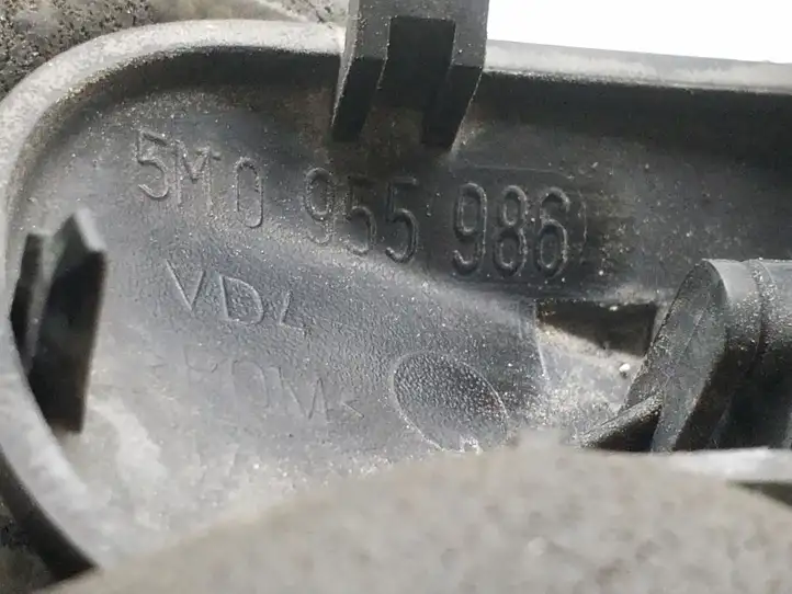 Volkswagen PASSAT B6 (2005 - 2010) 5M0955986 Форсунка омывателя лобового стекла — фото 4