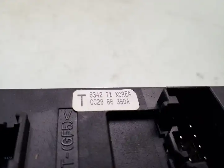 Mazda 5 (2005 - 2010) CC64684L6D02 Кнопка стеклоподъемников — фото 3