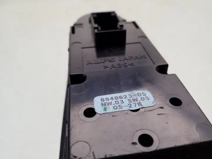 BMW 3 E90 E91 (2005 - 2012) 6948623 Кнопка стеклоподъемников — фото 3
