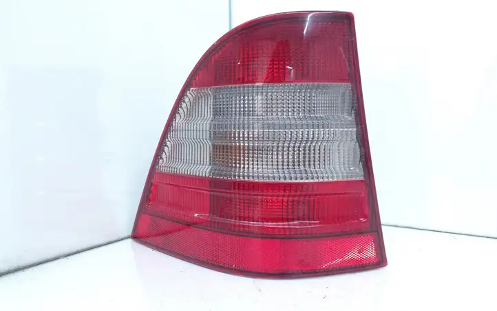 Mercedes-Benz ML W163 (1997 - 2005) A1638200164 Задний фонарь в кузове — фото 1