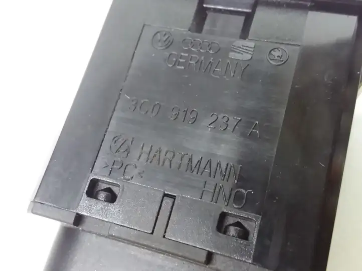 (2005 - 2010) 3C0919237A Включатель надувной подушки для пассажира — фото 3