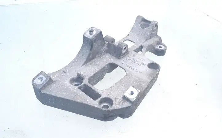 Audi A3/S3 8P (2004 - 2008) 06F903143F Кронштейн генератора — фото 1