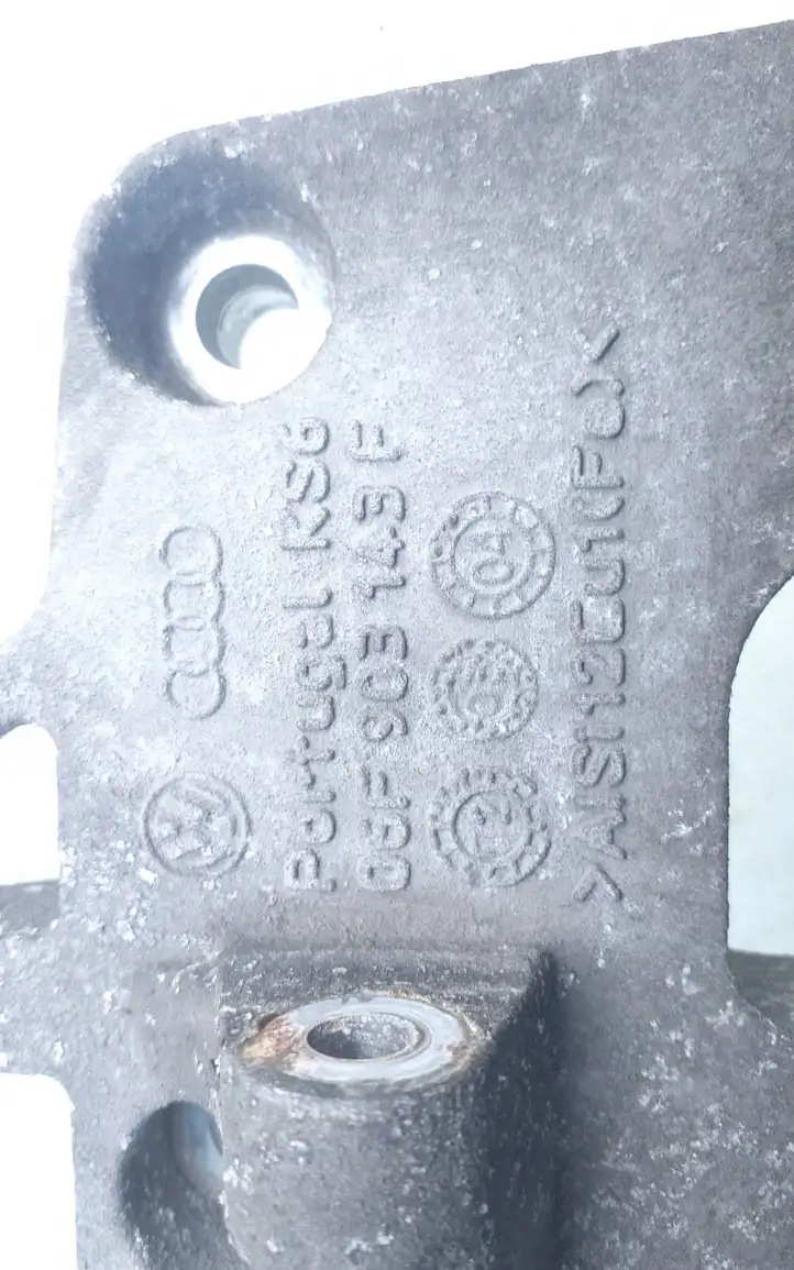 Audi A3/S3 8P (2004 - 2008) 06F903143F Кронштейн генератора — фото 3