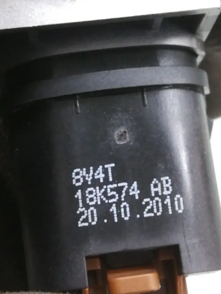 Ford Focus (2011 - 2015) 8V4T18K574AB Кнопка обогрева стекла — фото 3