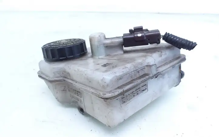 Citroen Xsara Picasso (1999 - 2012) 020422159 Бачок тормозной жидкости — фото 2