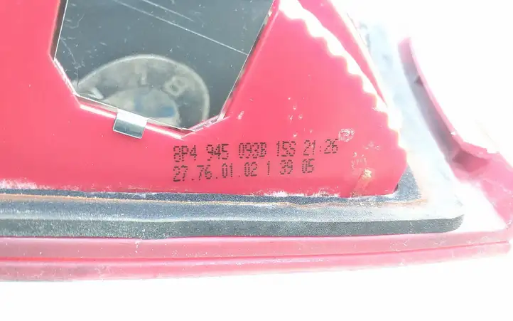 Audi A3/S3 8P (2004 - 2008) 8P4945093B Задний фонарь в крышке багажника — фото 3