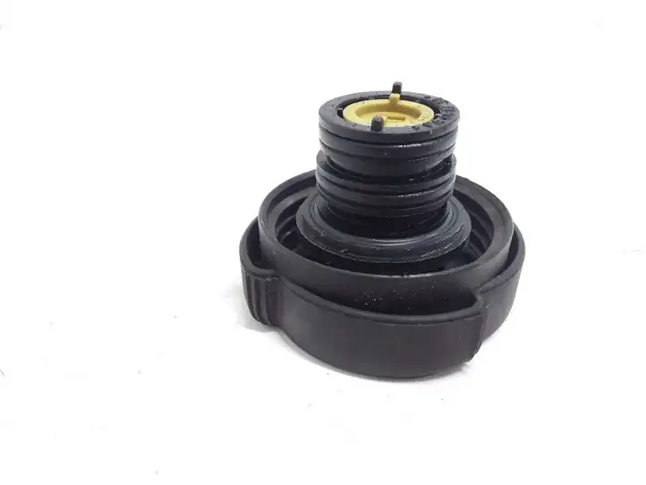 BMW 5 E60 E61 (2004 - 2010) 1742232 Крышка расширительного бачка — фото 2