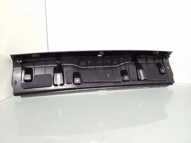 BMW 7 G11 G12 (2015 - 2022) 7344675 Отделка порога багажника — фото 2