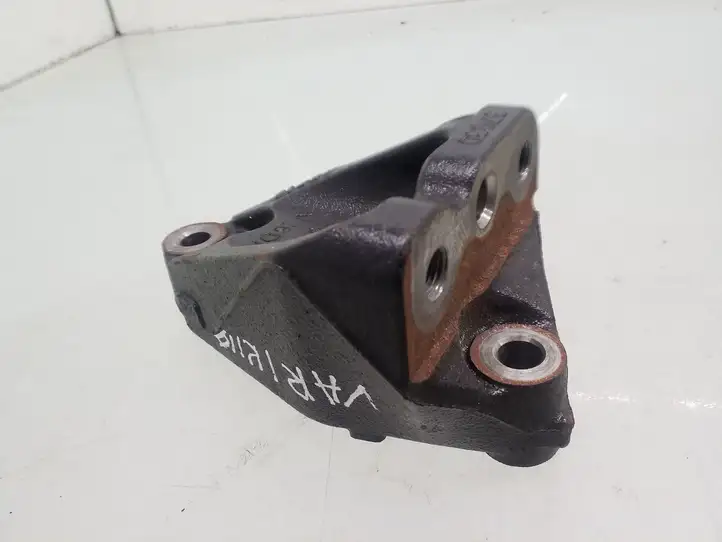 Toyota Auris E180 (2012 - 2018) 37030 Кронштейн двигателя — фото 3