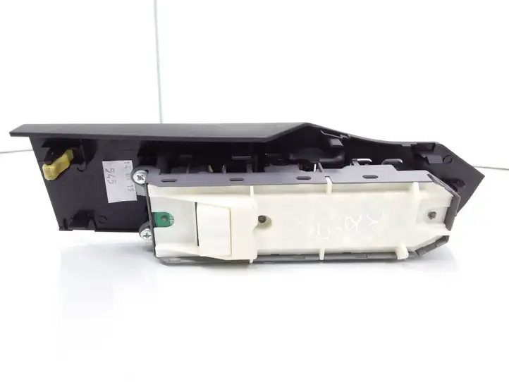 Toyota Auris E180 (2012 - 2018) 8404002120 Кнопка стеклоподъемников — фото 2