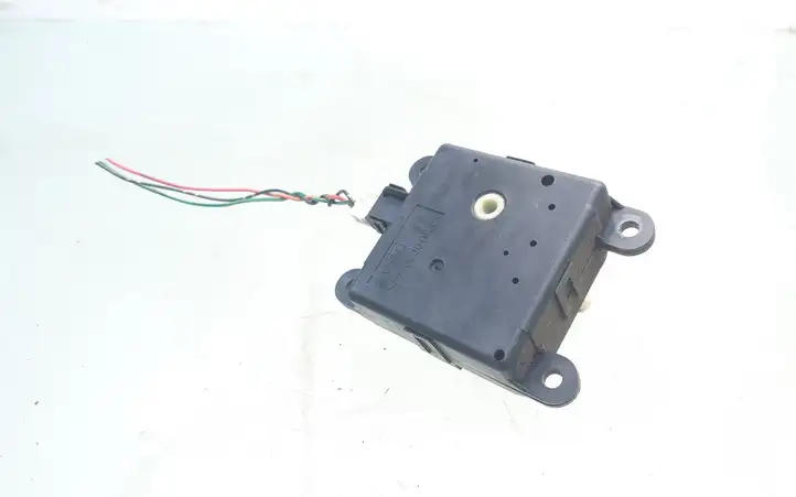 Nissan Primera (2001 - 2008) 3027030840 Двигатель задвижки потока воздуха — фото 1