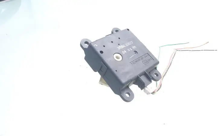 Nissan Primera (2001 - 2008) 3T05030820 Двигатель задвижки потока воздуха — фото 1