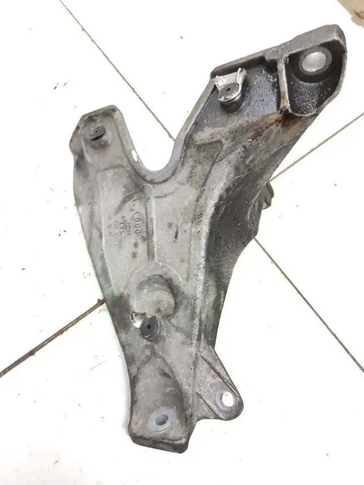 Audi A4 S4 B6 8E 8H (2000 - 2006) 8E0199308D Кронштейн двигателя — фото 2