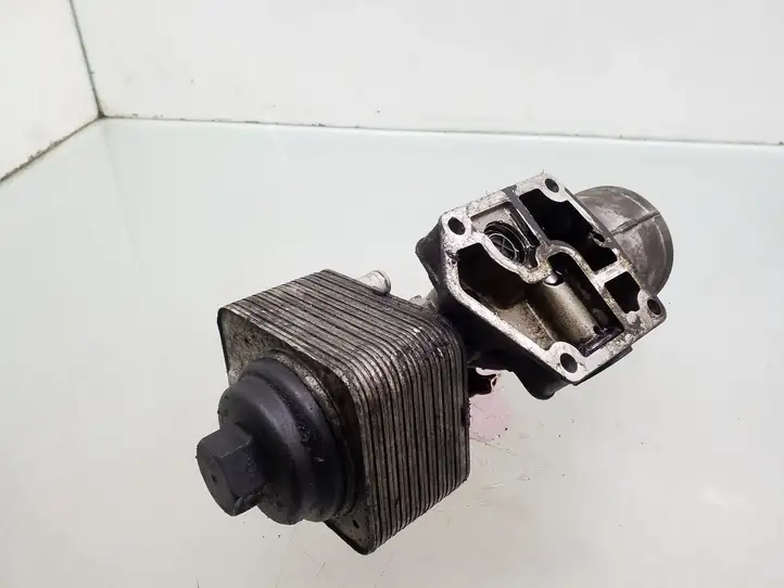 Audi A4 S4 B7 8E 8H (2004 - 2009) 045115389J Кронштейн масляного фильтра — фото 4