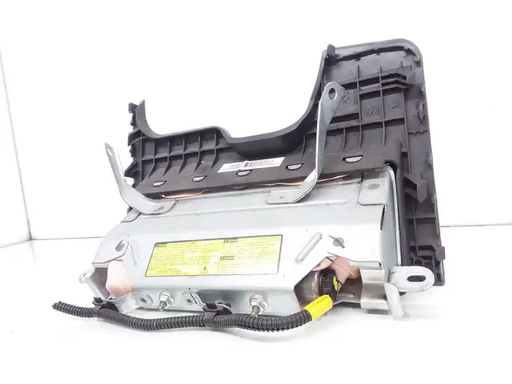 Toyota Yaris (2005 - 2009) 305477010 Коленная подушка безопасности — фото 2