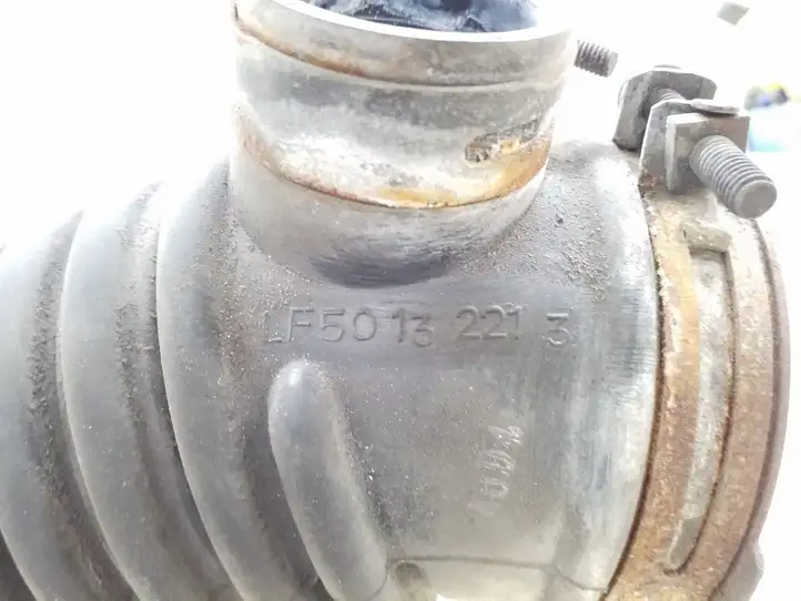 Mazda 5 (2005 - 2010) LF50132213 Трубка подачи воздуха — фото 4