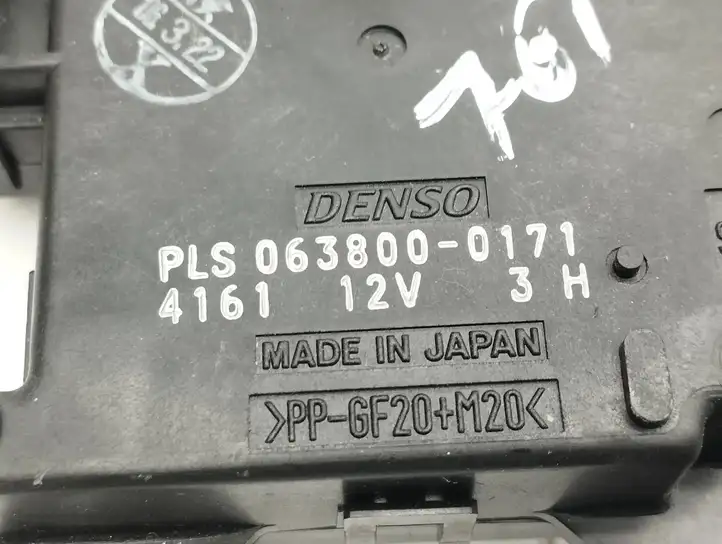 Lexus IS 220D-250-350 (2005 - 2010) 0638000171 Двигатель задвижки потока воздуха — фото 7