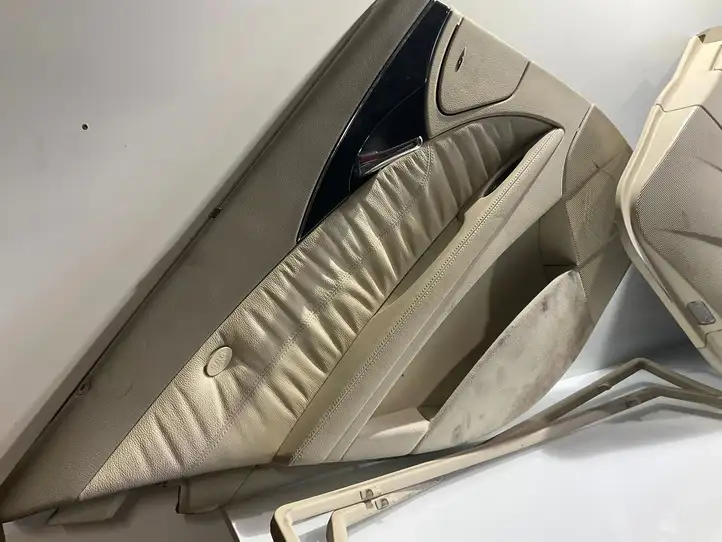 Mercedes-Benz E W211 (2002 - 2009) Солнцезащитная шторка багажника — фото 3