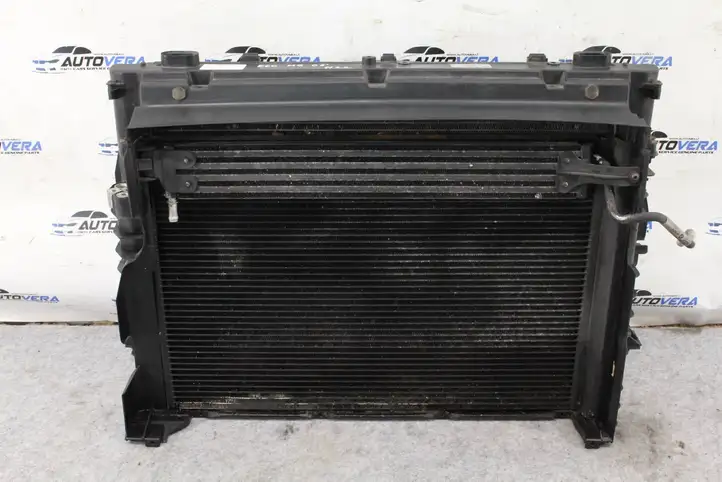 BMW 5 E60 E61 (2004 - 2010) 2282501 Радиатор охлаждающей жидкости двигателя — фото 1