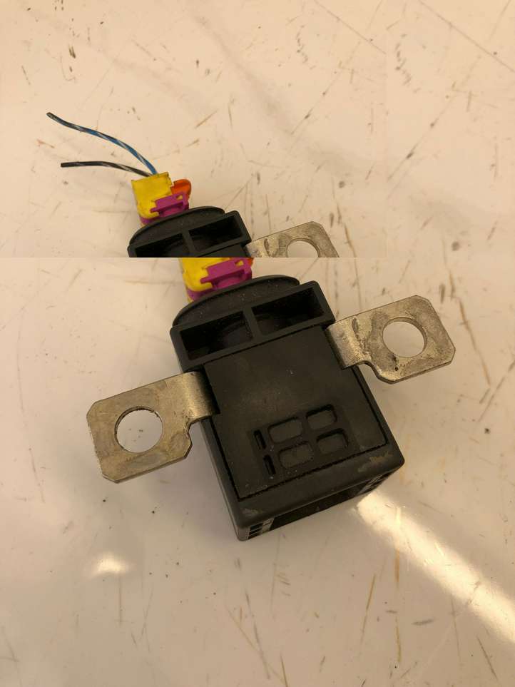 Audi A4 (2007 - 2011)  4F0915519 Предохранитель реле аккумулятора