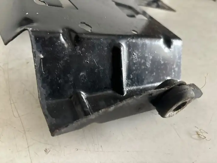 Renault Trafic II (X83) (2002 - 2014) 8200413340 Кронштейн ЭБУ двигателя — фото 5