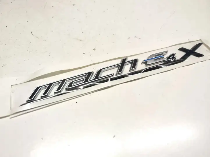 Ford Mustang Mach-E (2020 - ) LJ8Z16720M Эмблема производителя — фото 5