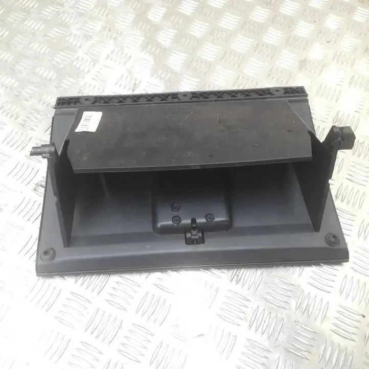 Ford F150 (2008 - 2014) 9L3X1506015 Крышка бардачка — фото 2