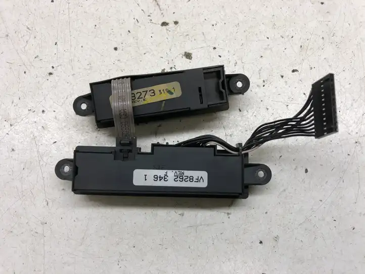 Chrysler Voyager (2004 - 2007) VF8273 Кнопка открытия боковых дверей — фото 3