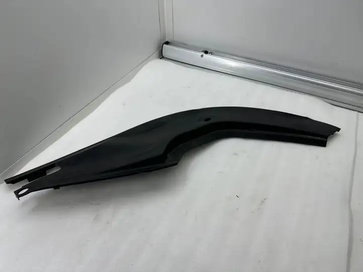 Tesla Model S (2016 - 2021) 100632700F Обшивка бардачка — фото 1