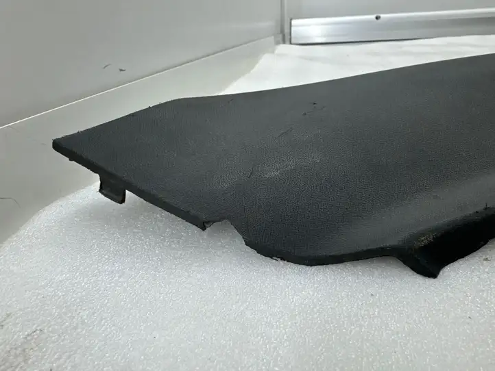 Tesla Model S (2016 - 2021) 100632700E Обшивка бардачка — фото 2