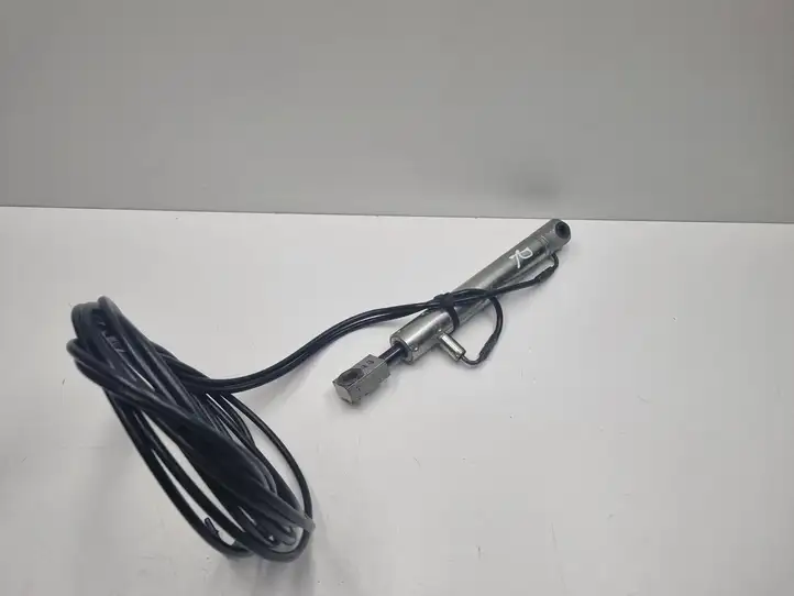 Mercedes-Benz SL R230 (2001 - 2012) A2308001272 Крышка бардачка — фото 1