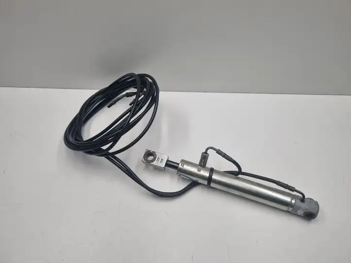 Mercedes-Benz SL R230 (2001 - 2012) A2308001272 Крышка бардачка — фото 4