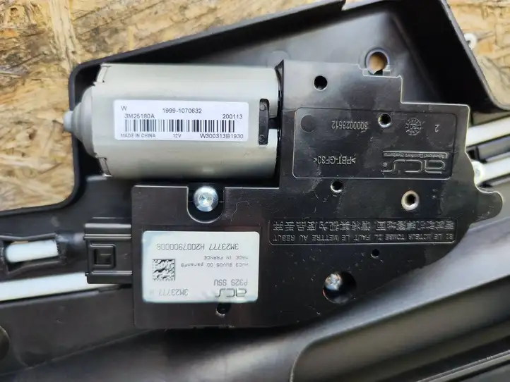 Nissan Qashqai (2017 - 2020) 916864ea7b Рама раздвижной крыши — фото 7