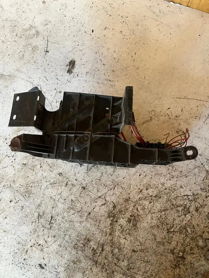 Mercedes-Benz Sprinter W901 W902 W903 W904 (1995 - 2007) 9015450540 Блок предохранителей (комплект) — фото 1