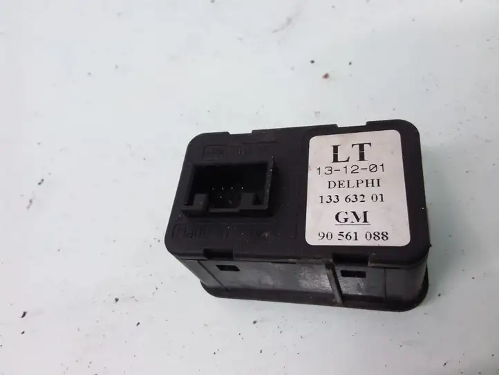 Opel Astra G (1998 - 2004) 90561088 Блок кнопок стеклоподъемников — фото 2